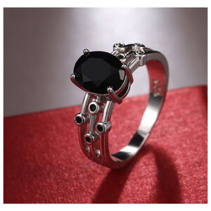 Black oval ring - Silver - CZs - Size  8.